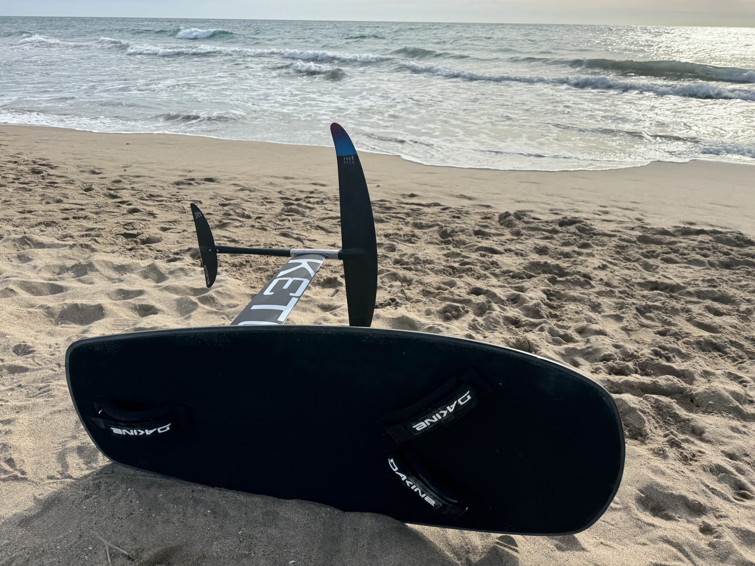 Board Pocket Hybrid KITE PUMP WAKE avec RAIL US Carbone - Image 8